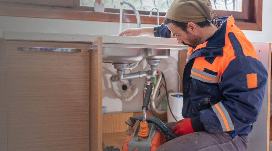 Expert burst pipe repair services in Sinton, TX